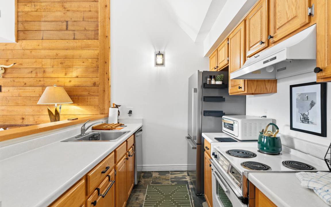 Photo of Kitchen in Lakeside Village