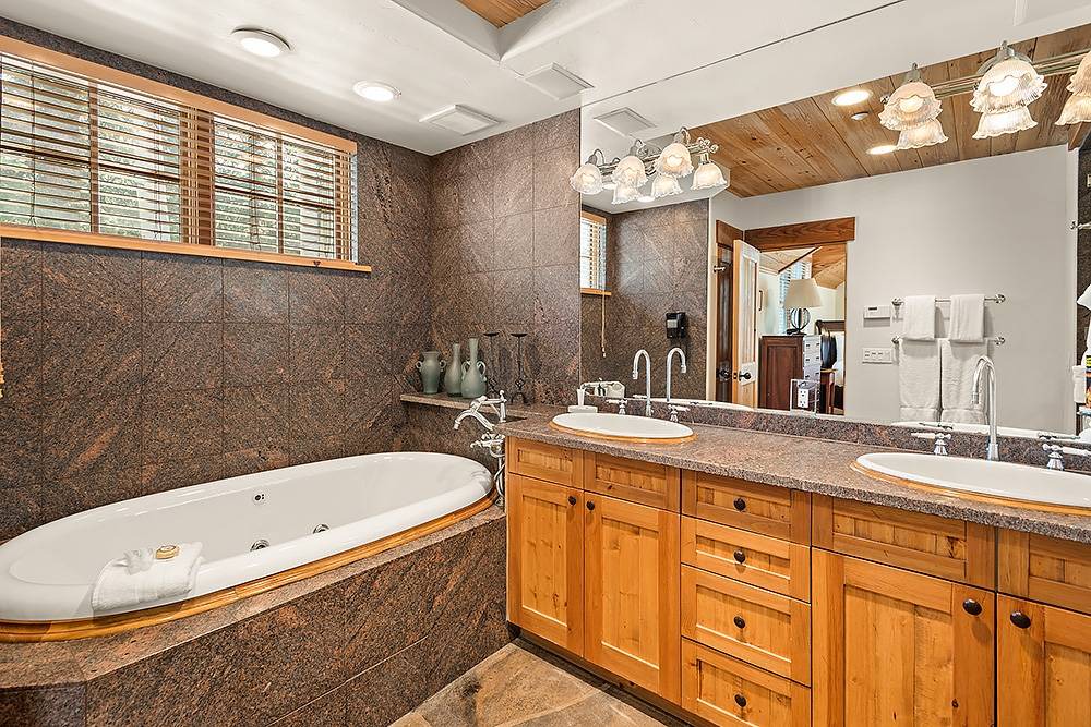 Photo of Bathroom in Aspen