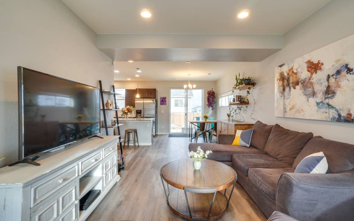 Photo of Livingroom in Dupont