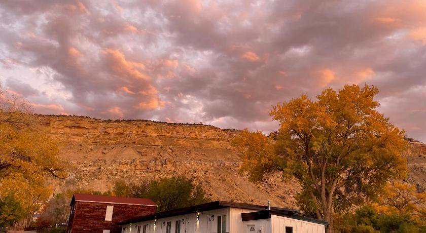 Photo of Others in Palisade
