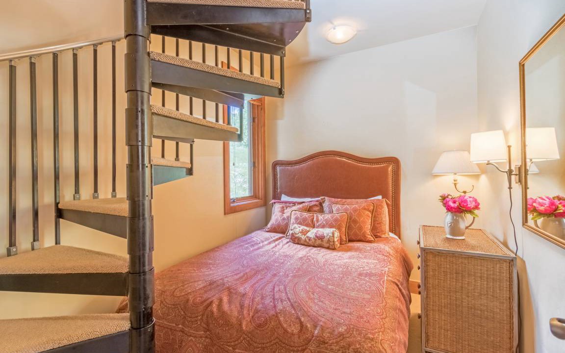 Photo of Bedroom in Mountain Village