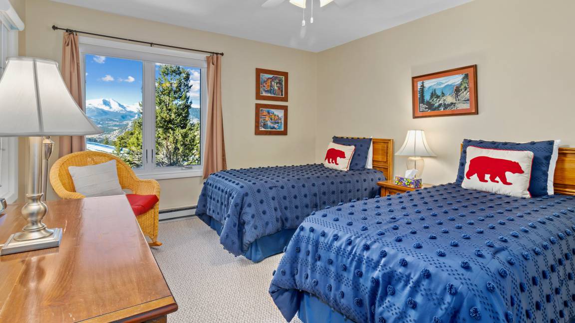 Photo of Bedroom in Windcliff Estates