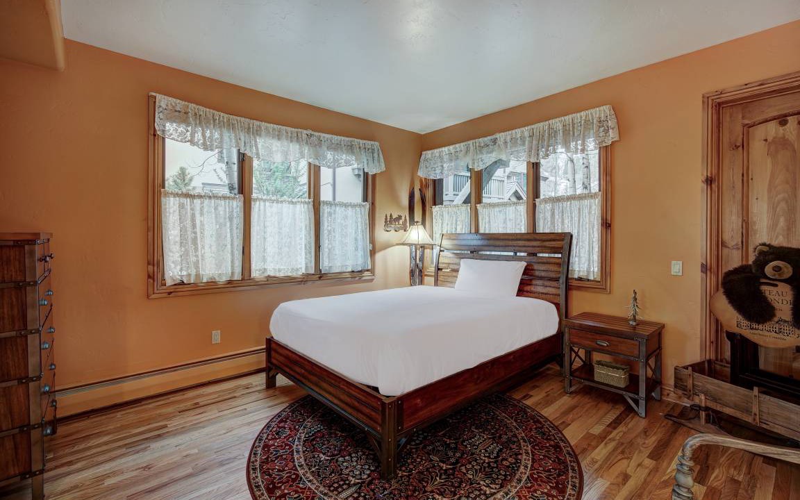Photo of Bedroom in Edwards