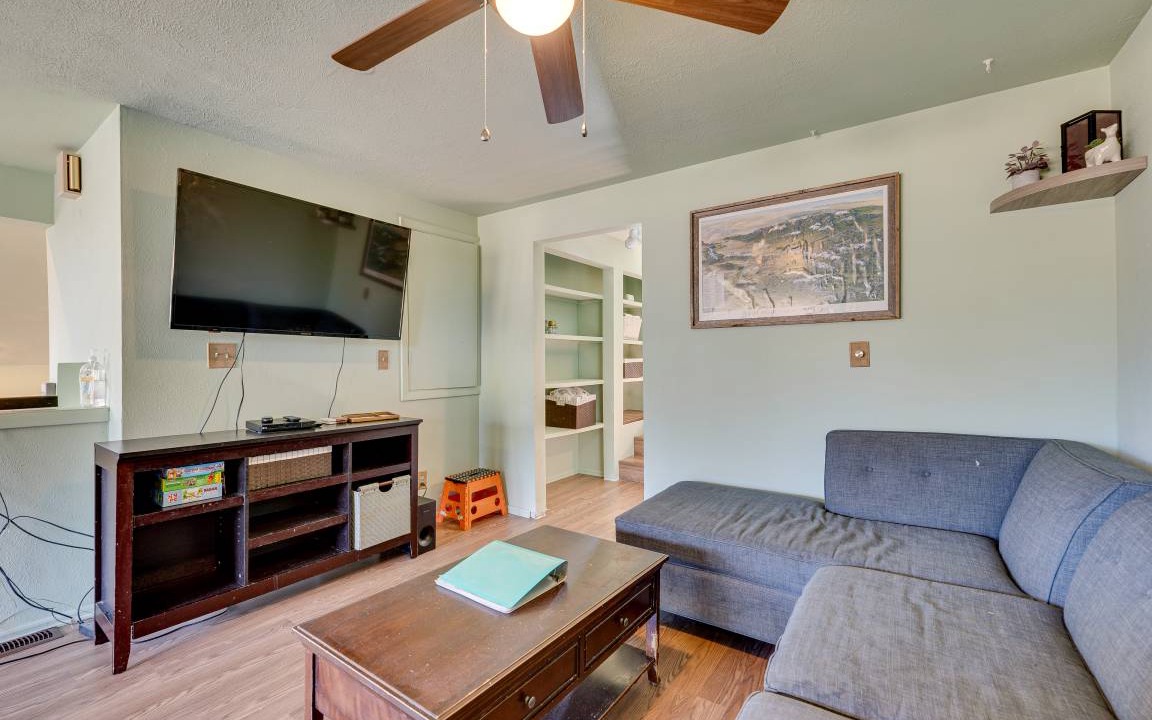 Photo of Livingroom in Coal Creek Canyon