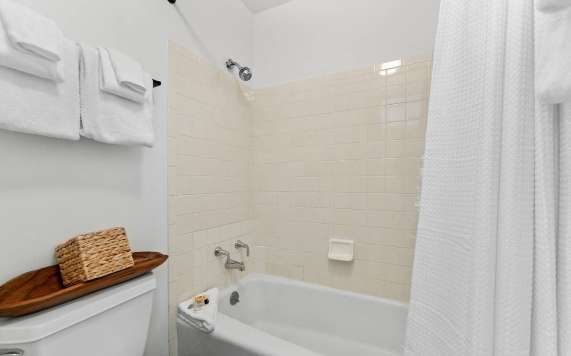Photo of Bathroom in Lakeside Village