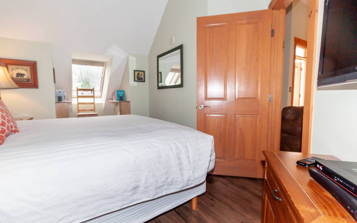 Photo of Bedroom in River Run