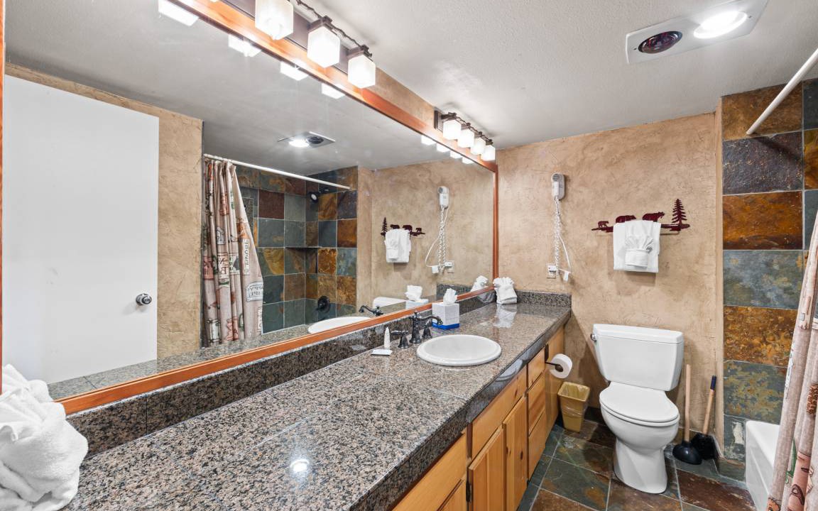 Photo of Bathroom in Lakeside Village