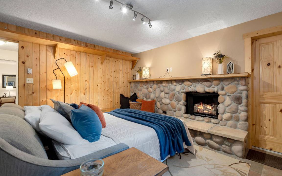 Photo of Bedroom in Cedar Village
