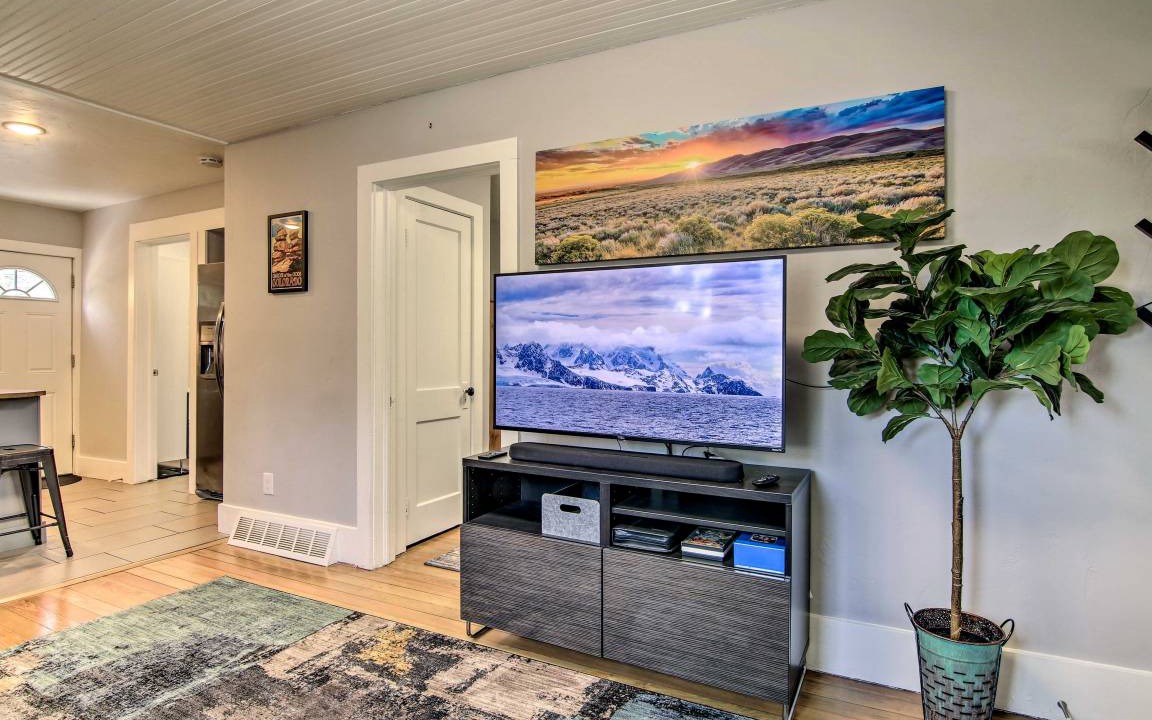 Photo of Livingroom in Downtown Colorado Springs