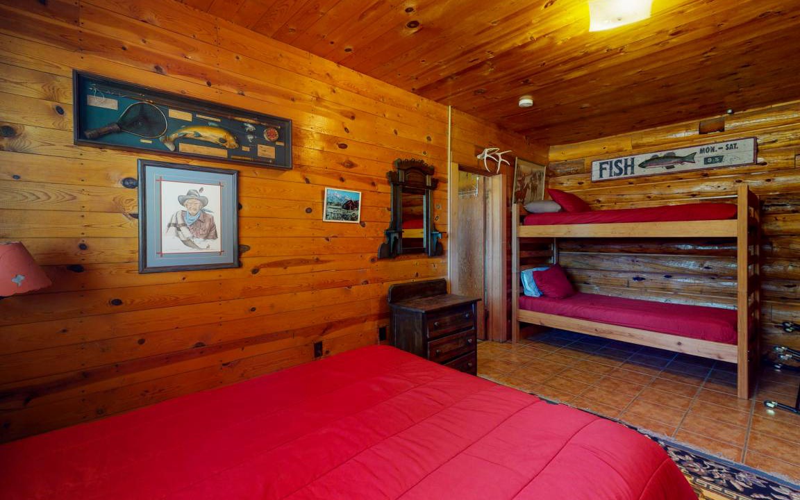 Photo of Bedroom in South Fork