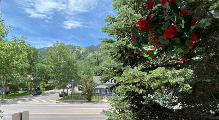 Photo of Others in Aspen