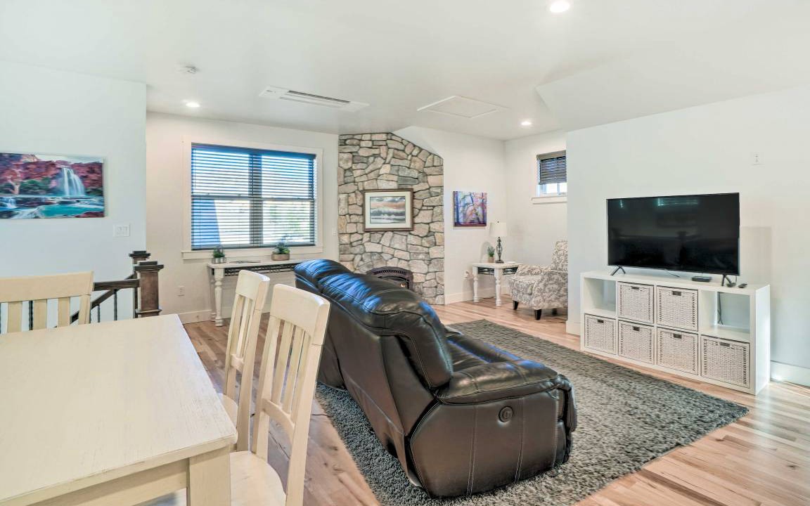 Photo of Livingroom in Castle Rock