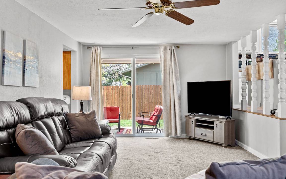 Photo of Livingroom in Arvada Plaza Area