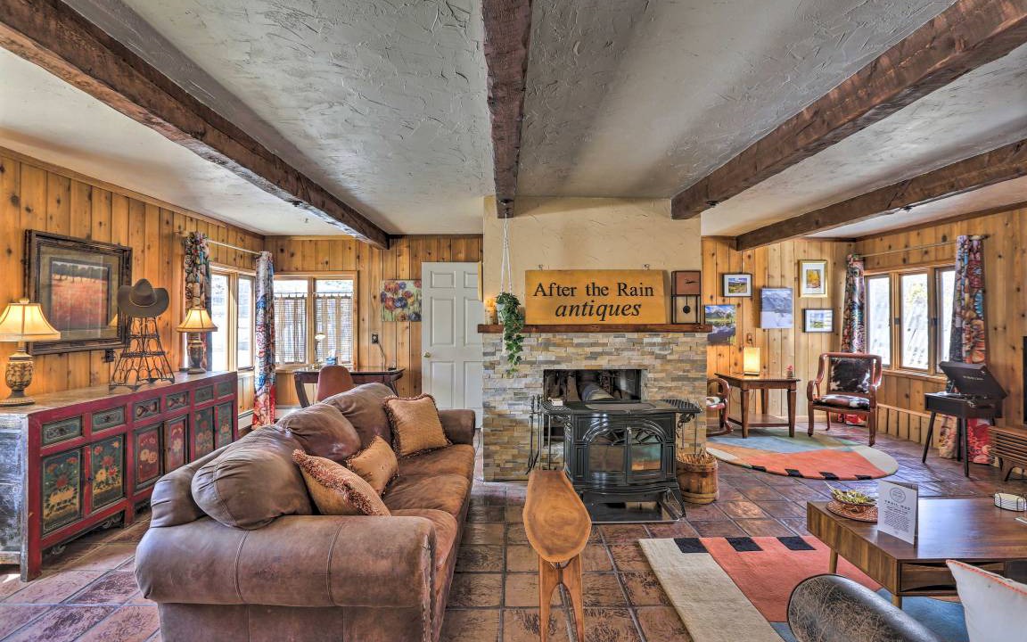 Photo of Livingroom in Twin Lakes