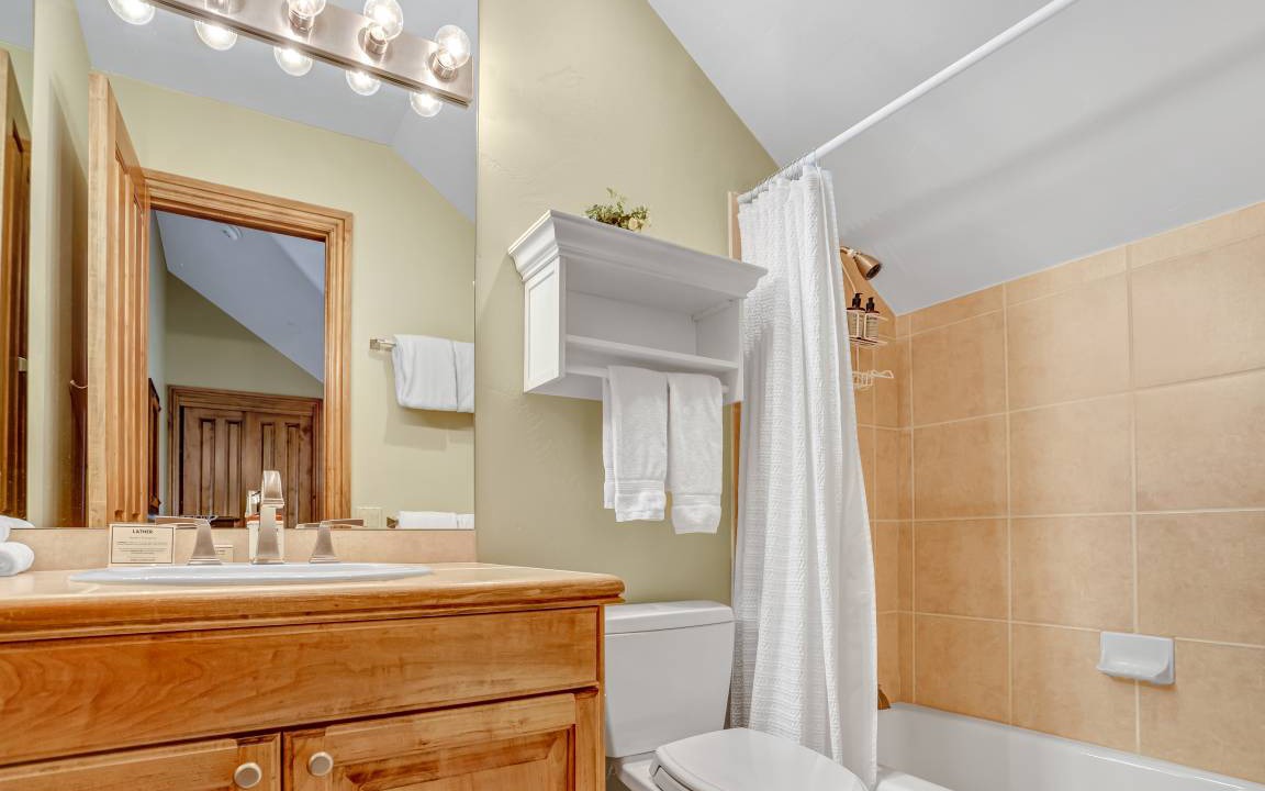Photo of Bathroom in Edwards