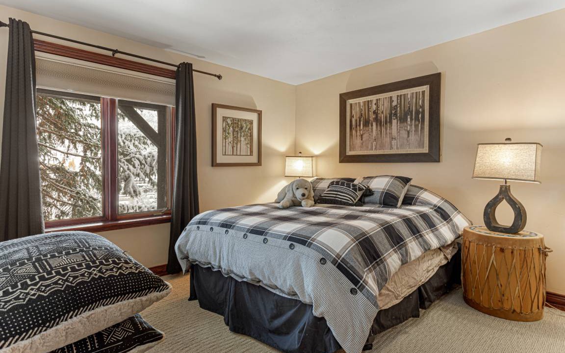 Photo of Bedroom in Highland Meadows