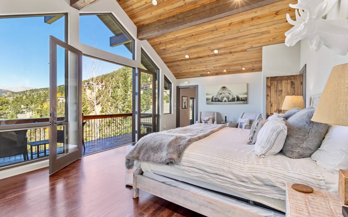 Photo of Bedroom in Windcliff Estates