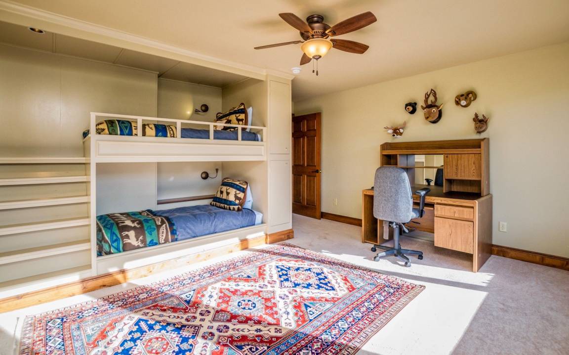 Photo of Bedroom in Windcliff Estates