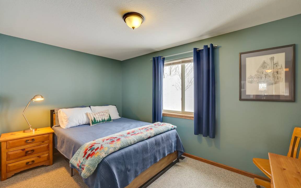 Photo of Bedroom in Grand View Highlands