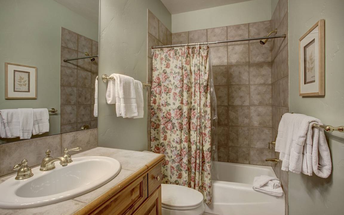 Photo of Bathroom in Edwards