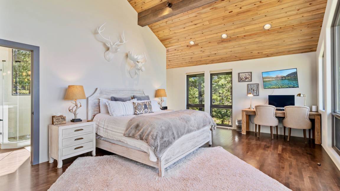 Photo of Bedroom in Windcliff Estates