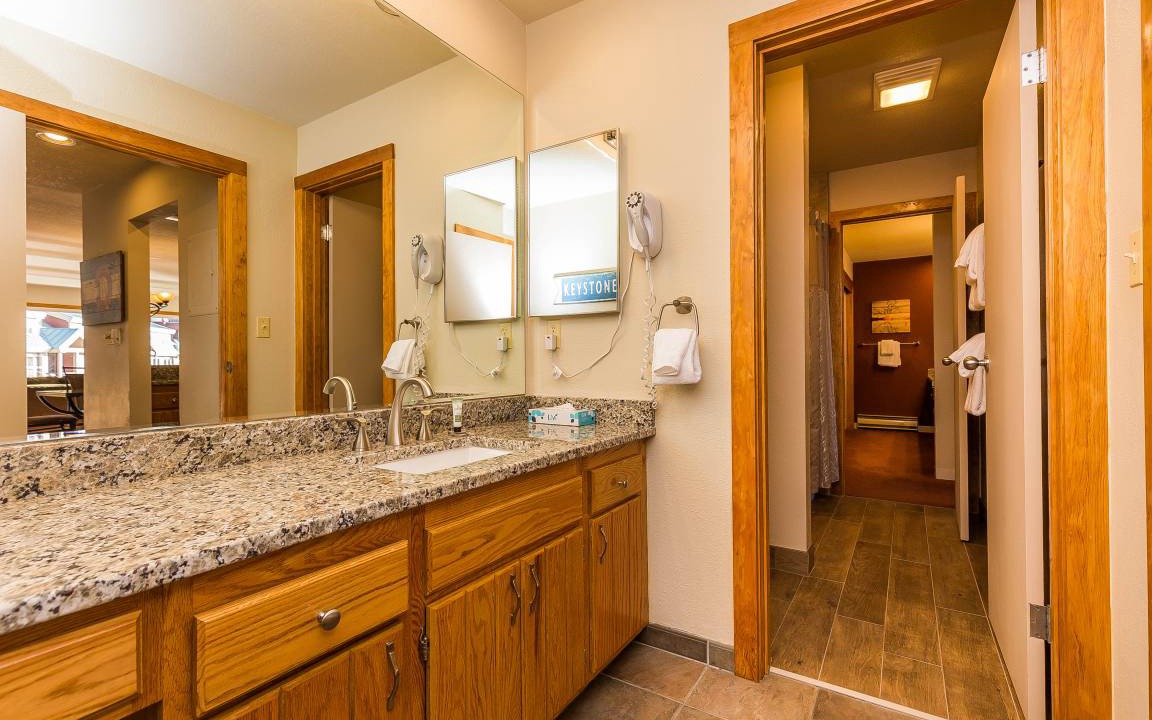 Photo of Bathroom in Lakeside Village