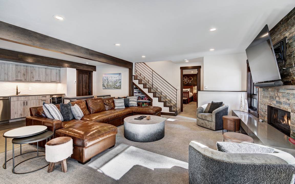 Photo of Livingroom in Lakeshore