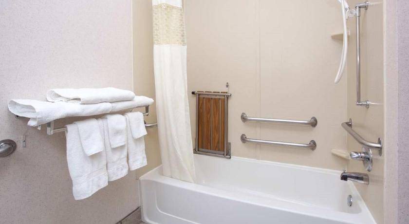 Photo of Bathroom in Dupont