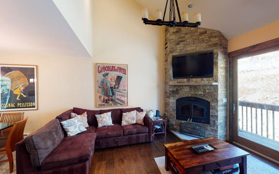 Photo of Livingroom in Intermountain
