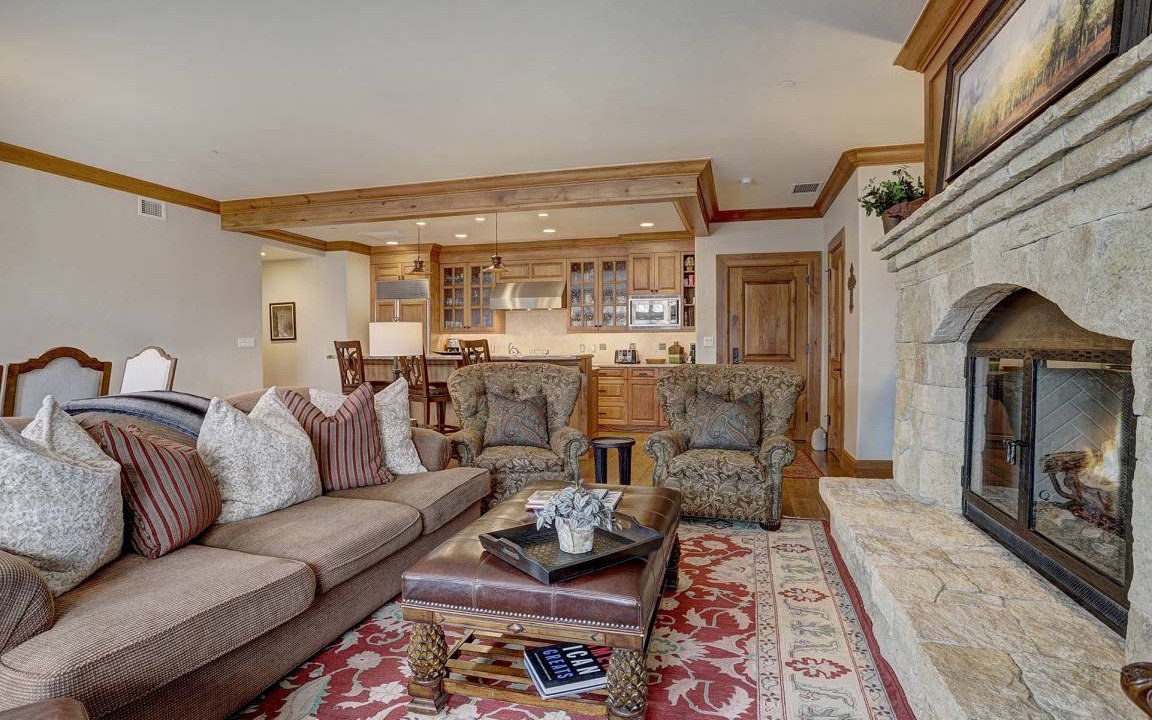 Photo of Livingroom in Avon