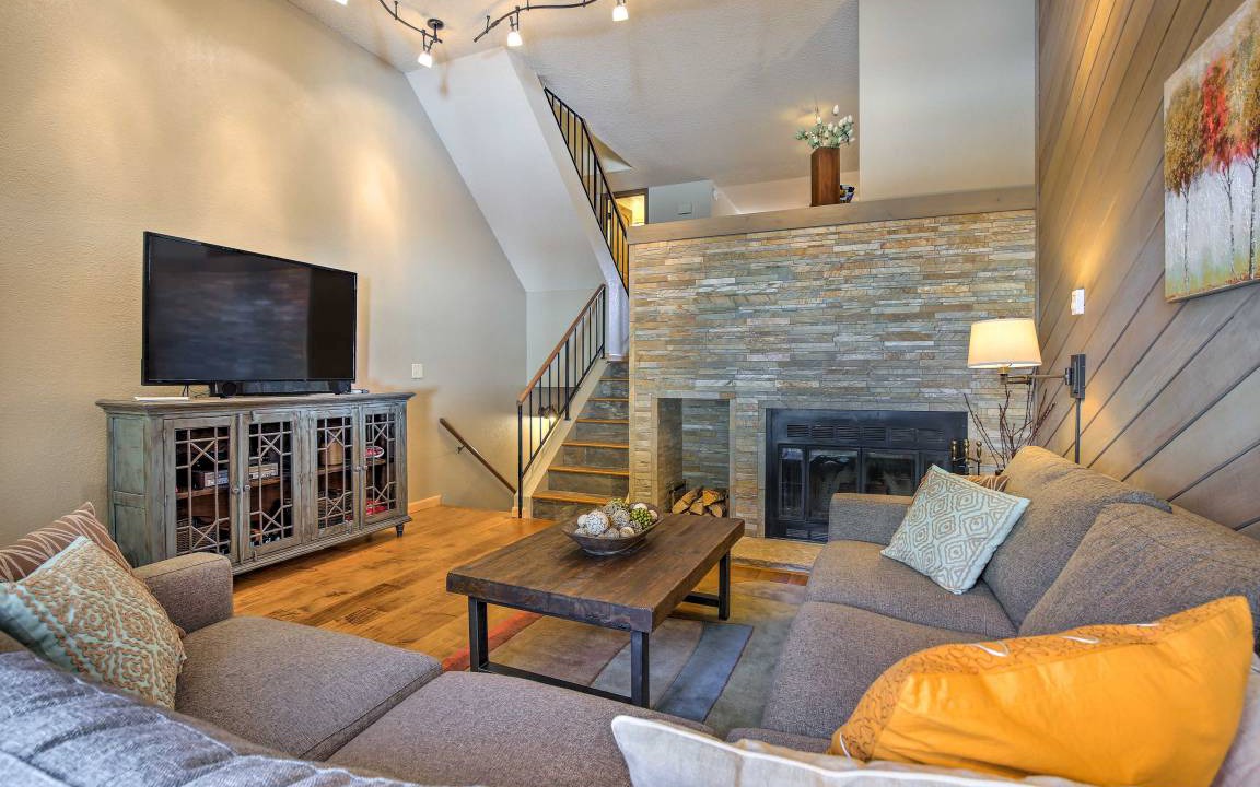 Photo of Livingroom in Four O'Clock