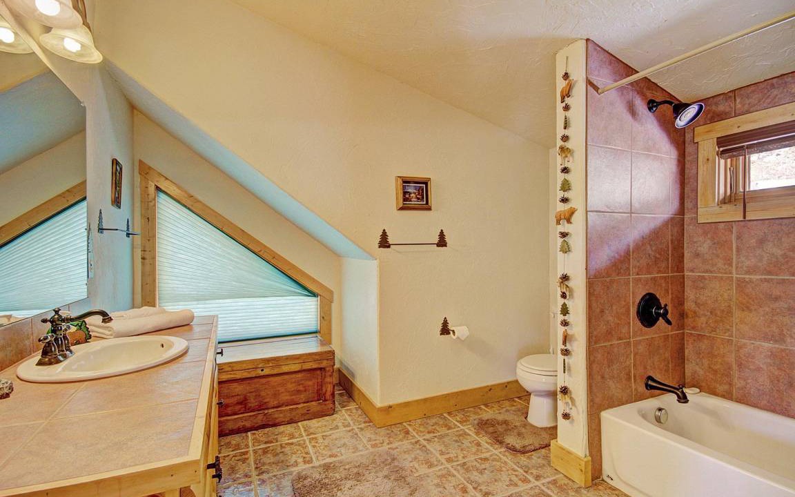 Photo of Bathroom in Huron Heights