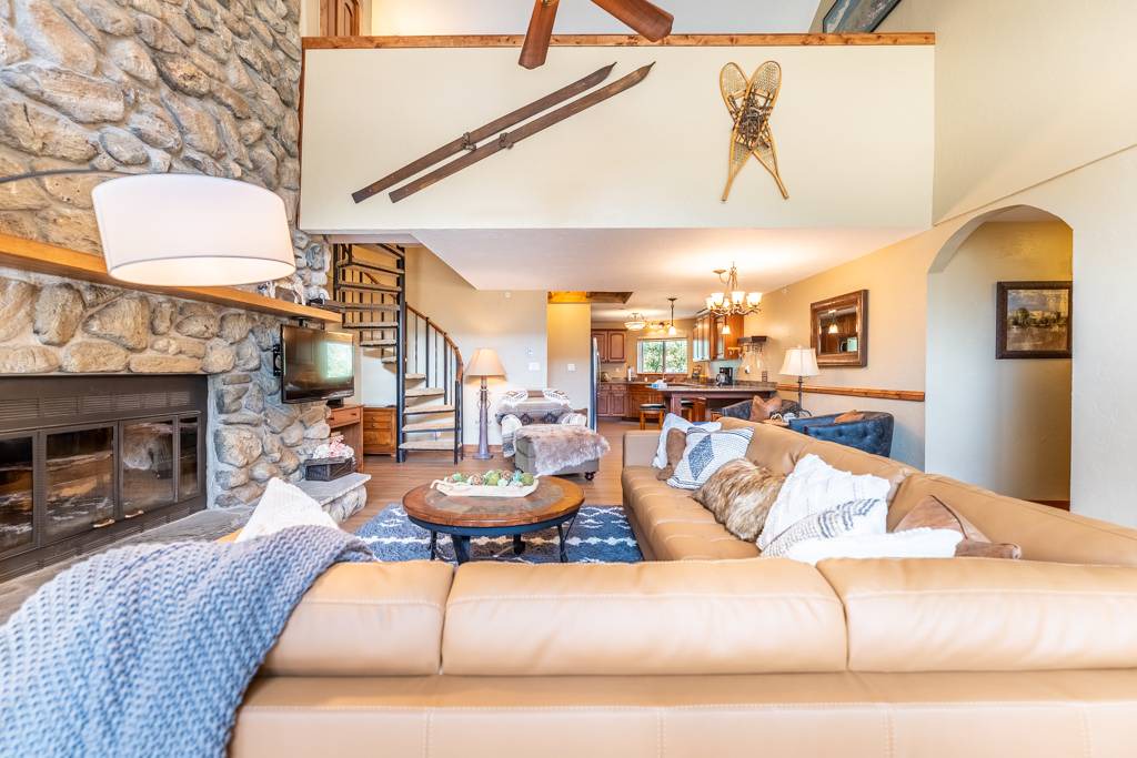 Photo of Livingroom in Mountain House