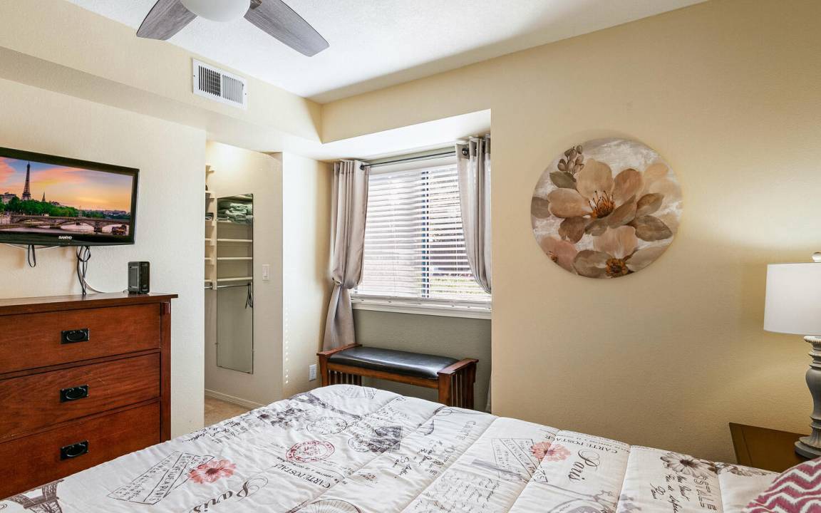 Photo of Bedroom in Englewood