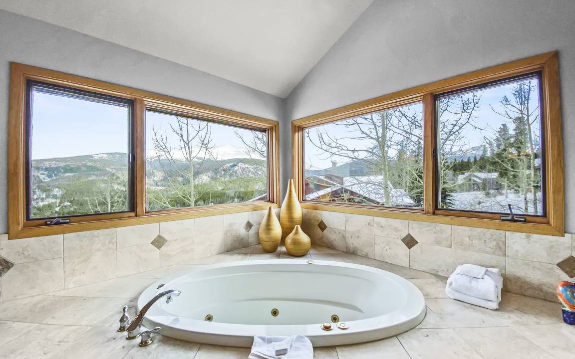 Photo of Bathroom in Warrior's Mark West