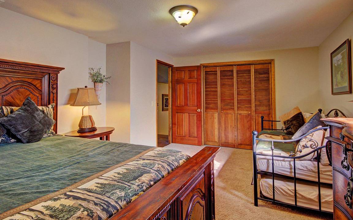 Photo of Bedroom in Warrior's Mark West
