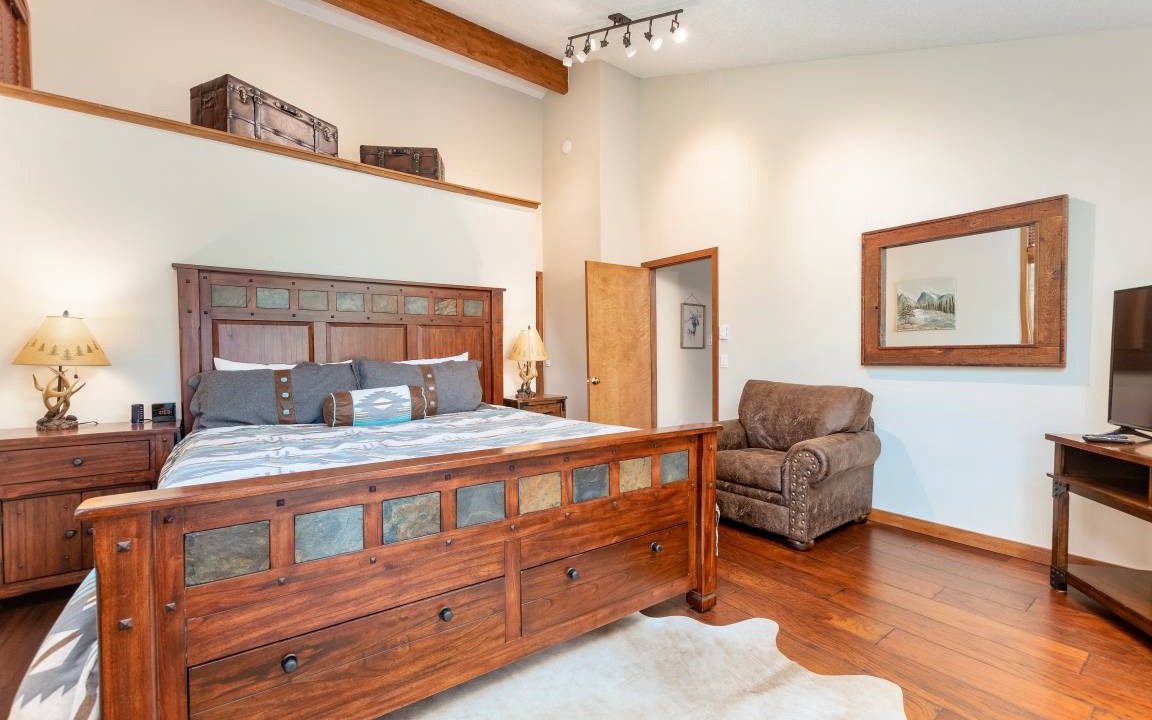 Photo of Bedroom in Windcliff Estates