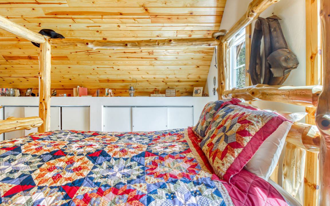 Photo of Bedroom in Columbine Lake