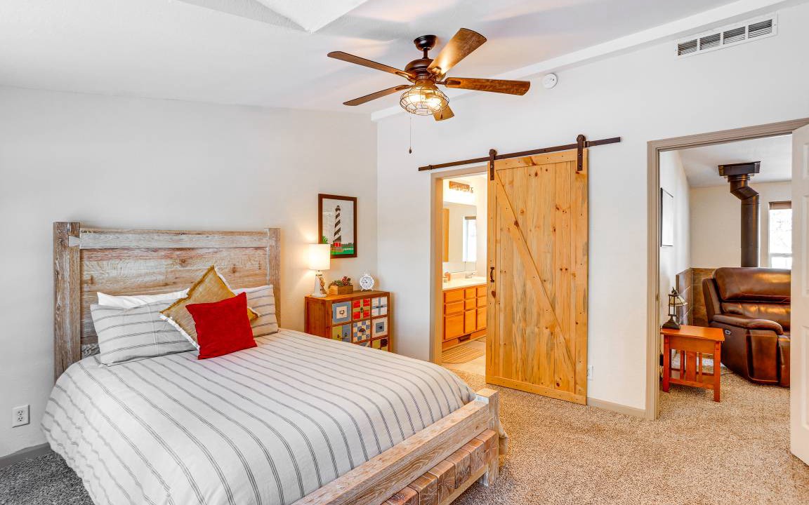 Photo of Bedroom in Forest Lakes