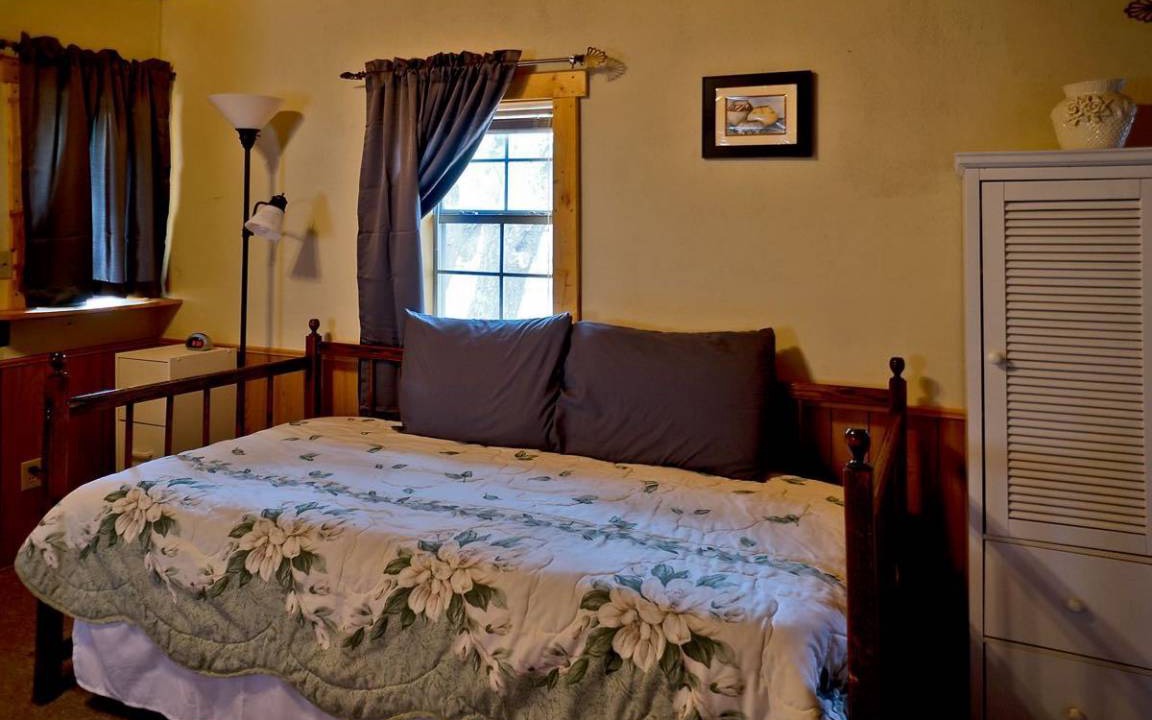 Photo of Bedroom in Alpine Village