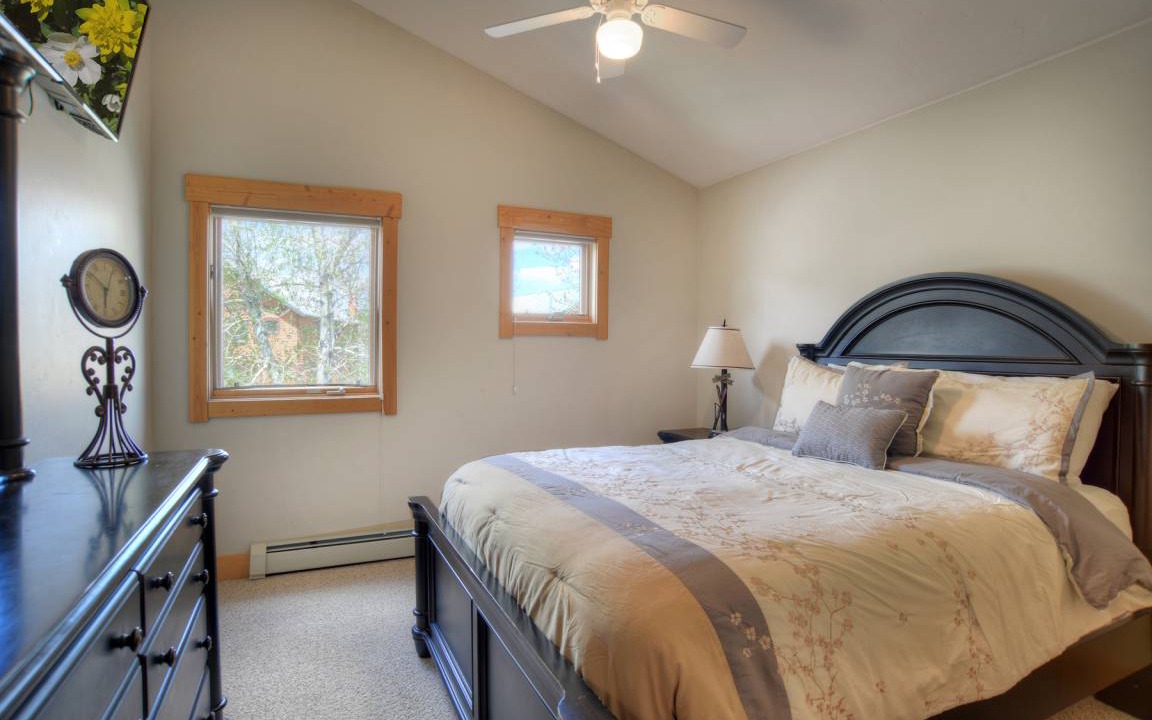 Photo of Bedroom in South Fork