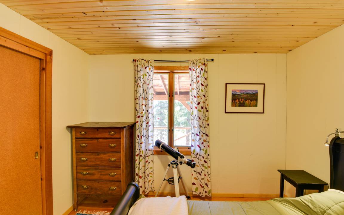 Photo of Bedroom in Twin Lakes