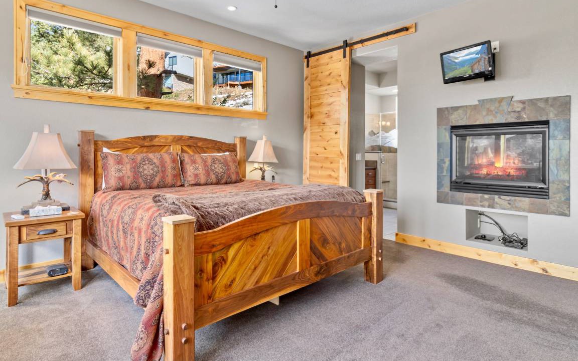 Photo of Bedroom in Windcliff Estates