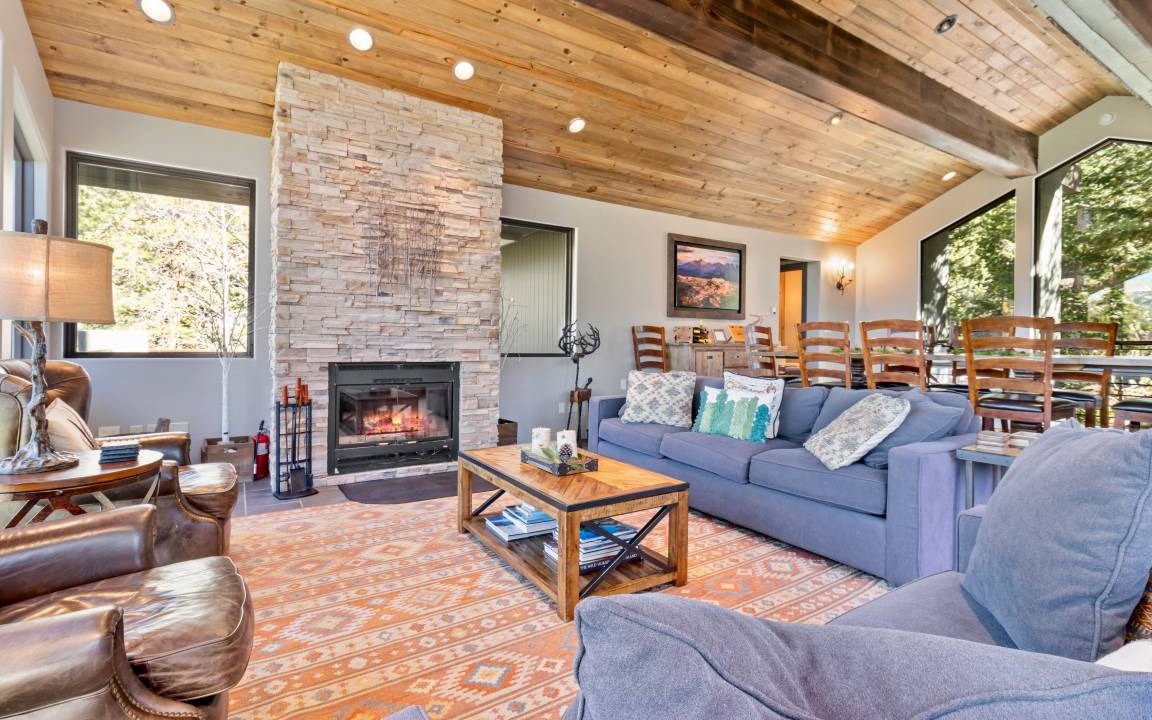 Photo of Livingroom in Windcliff Estates