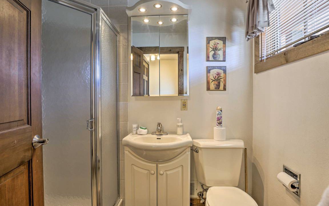 Photo of Bathroom in Summit Cove