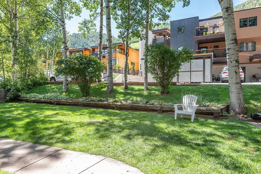 Photo of Others in Aspen