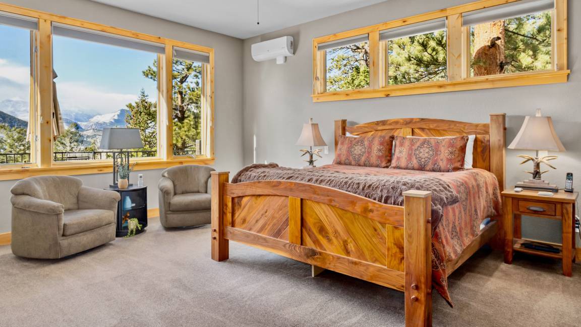Photo of Bedroom in Windcliff Estates