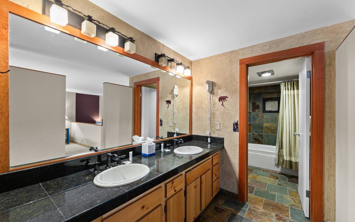 Photo of Bathroom in Lakeside Village