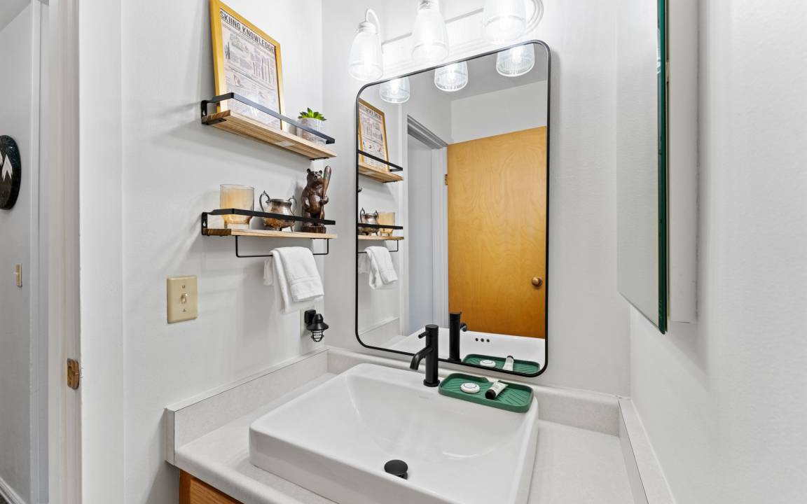 Photo of Bathroom in Lakeside Village