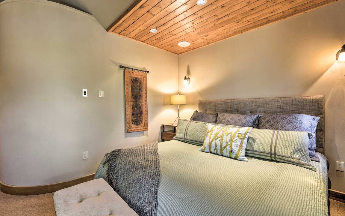 Photo of Bedroom in South Fork
